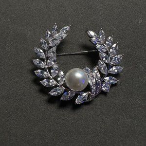 Natural Freshwater Pearl Zircon Pin